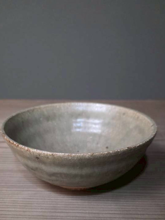 4. Ash-glazed small round bowl