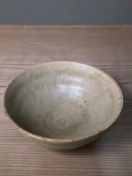 4. Ash-glazed small round bowl