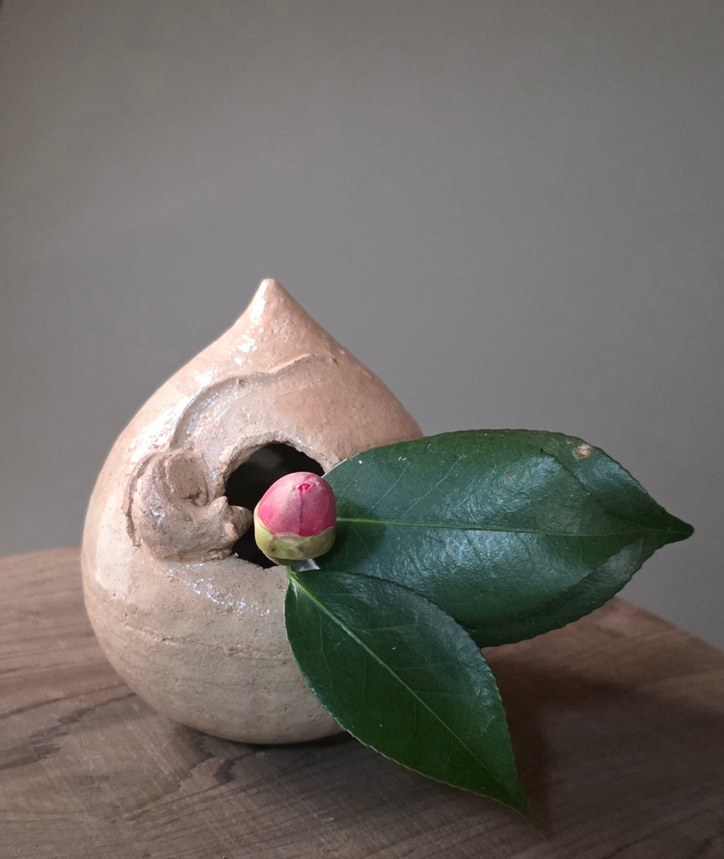 13. Biwa White Kakehanaire (low-fired)